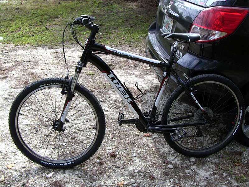 Горный велосипед с покрышками Schwalbe Rapid Rob