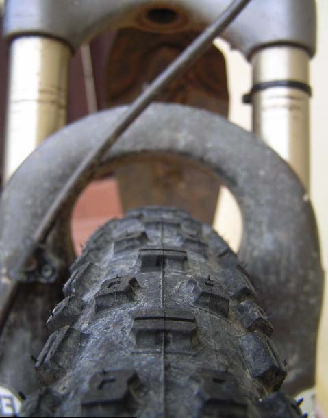 Рифлёные шипы покрышек Schwalbe Nobby Nic