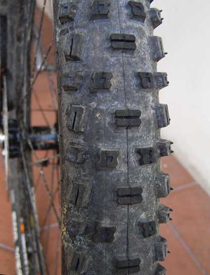 Шипы велосипедных покрышек Schwalbe Nobby Nic
