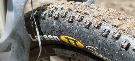 Версия MaxxPro покрышки Maxxis Larsen TT 26 x 2,35