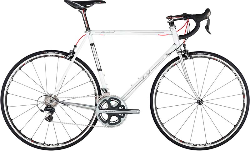 Шоссейный велосипед с рамой из хромомолибденового сплава Raleigh International