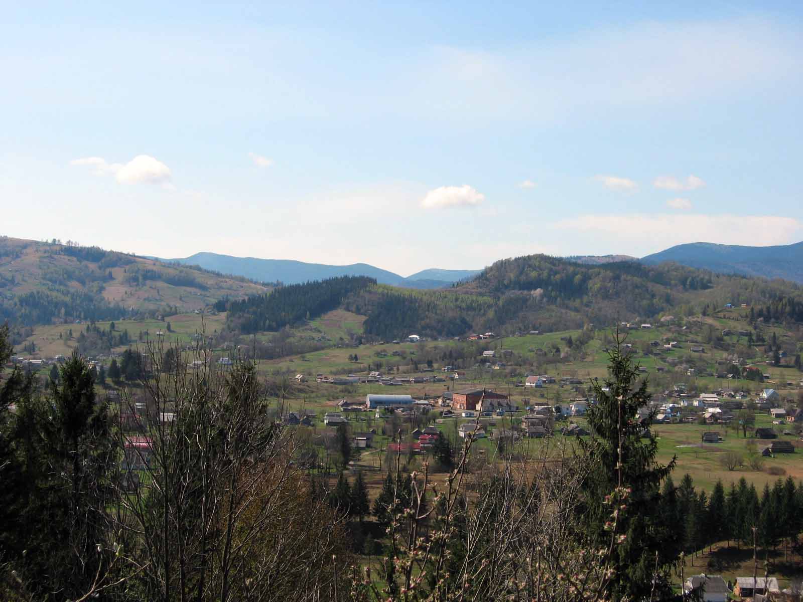 Село Космач в Карпатах